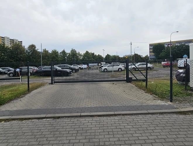 Odlotowy Parking BZG - parking samoobsługowy przy lotnisku Bydgoszcz-Szwederowo